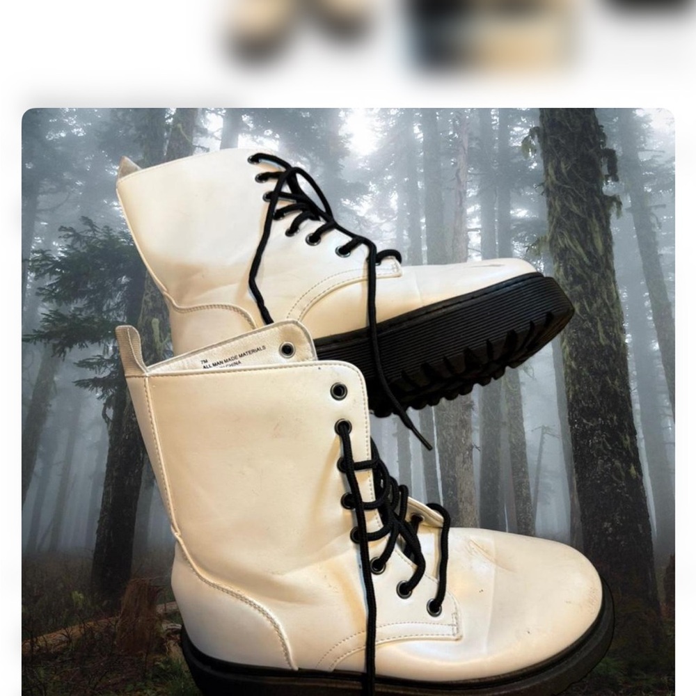 Seven Dials Cream Lace-Up Boots